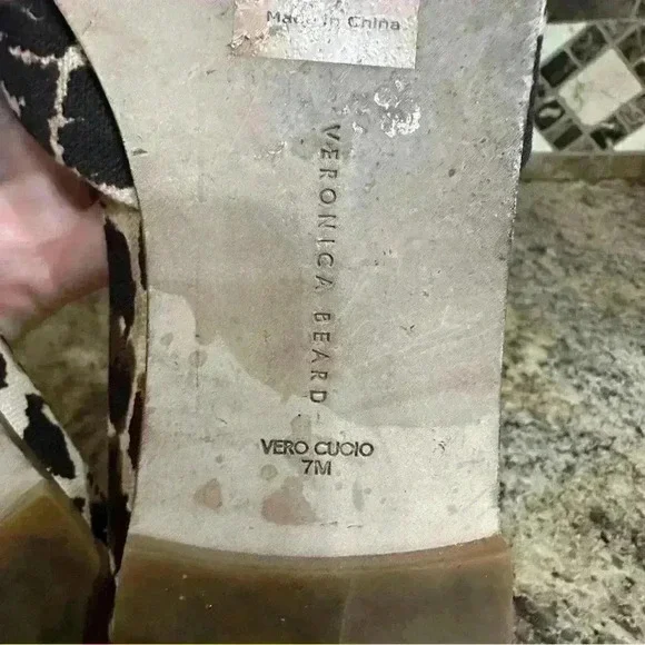 VERONICA BEARD 'Etra' Knotted Leopard Flat Sandals Size 7 Ladies Slip On Shoes - Picture 8 of 8